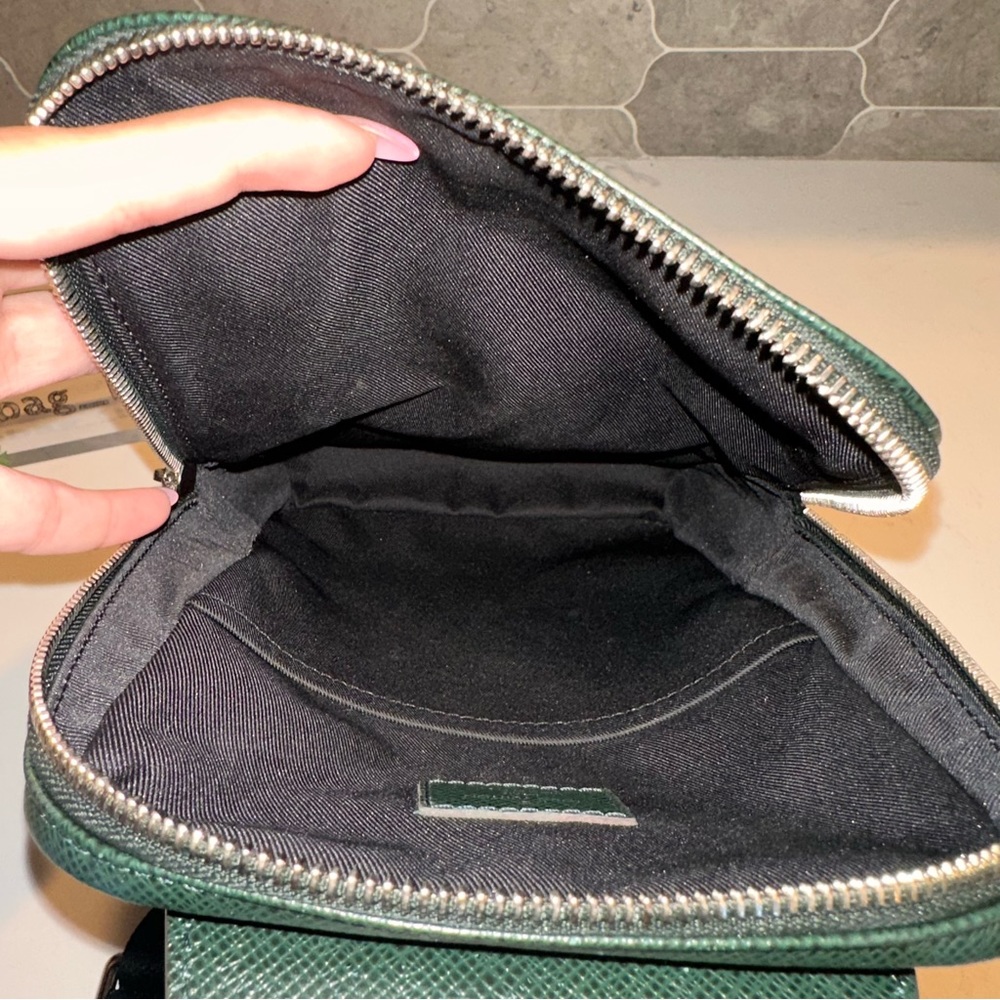Louis Vuitton Avenue SlingBag Tiaga Leather Green - Picture 13 of 16